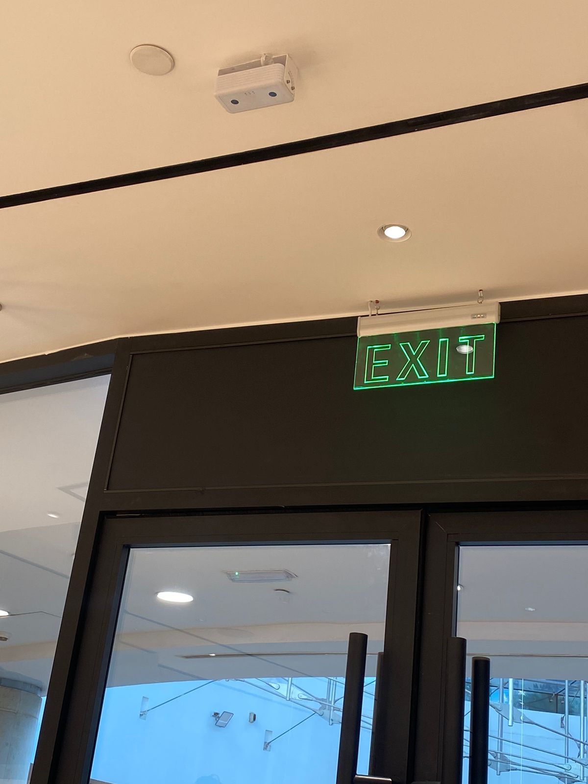 left 2 people counter